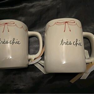 Rae Dunn Set of  Two 
Très Chic Mugs